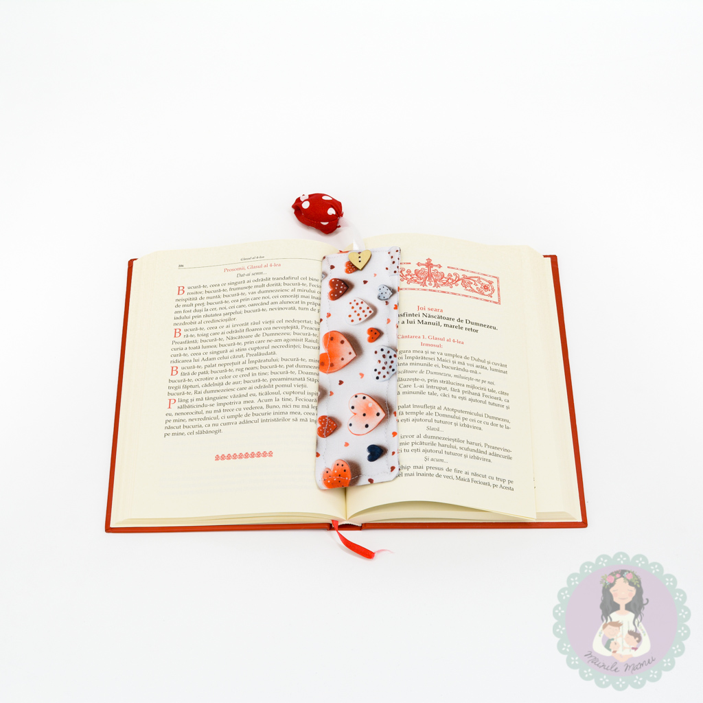 Semn de carte/semn de carte textil/inimioare cu boboc roșu